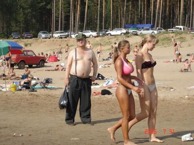 Funny_and_Amusing_Situations_On_The_Beaches__31.jpg