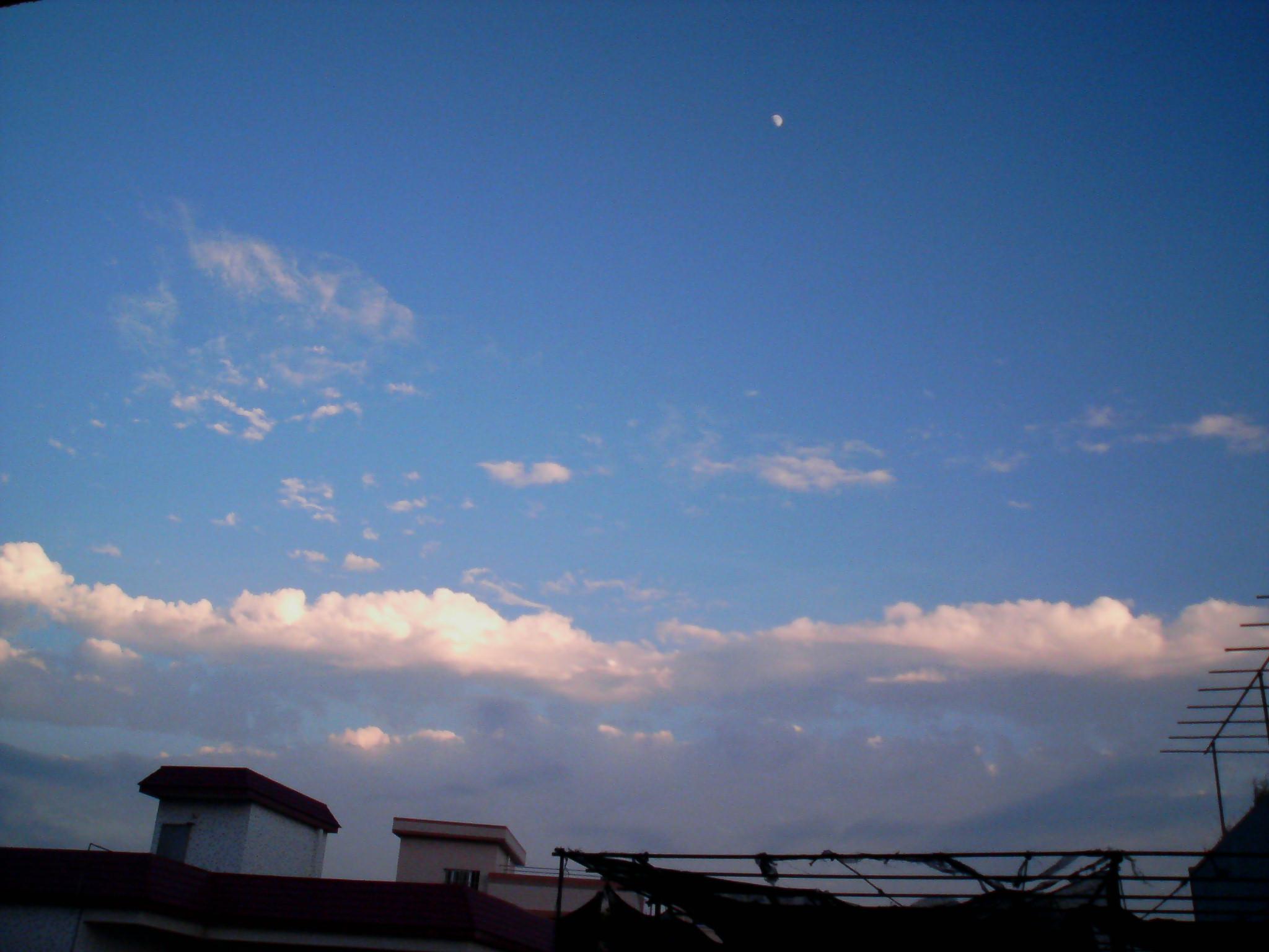 20081108 Moon & Cloud 1.jpg